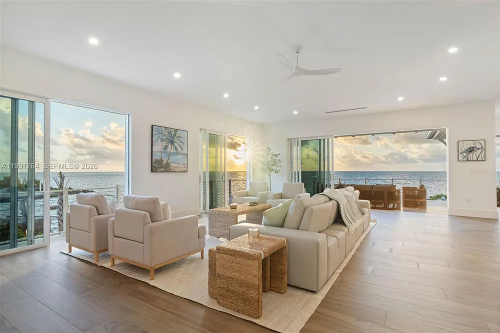 1002 Snapper Ln Key Largo, FL 33037