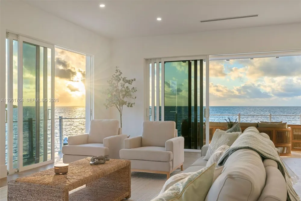 1002 Snapper Ln Key Largo, FL 33037