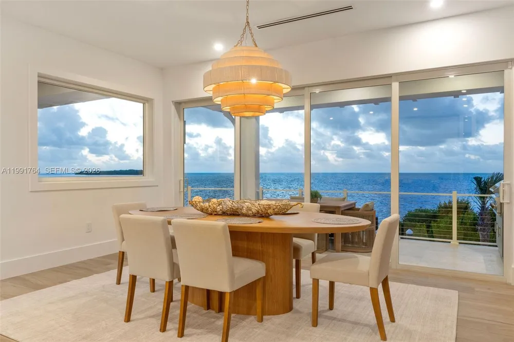 1002 Snapper Ln Key Largo, FL 33037