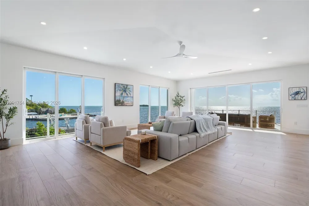 1002 Snapper Ln Key Largo, FL 33037
