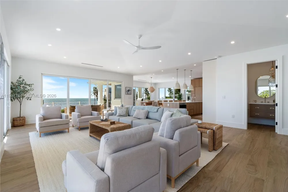 1002 Snapper Ln Key Largo, FL 33037