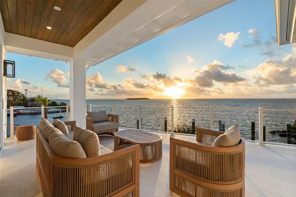 1002 Snapper Ln Key Largo, FL 33037