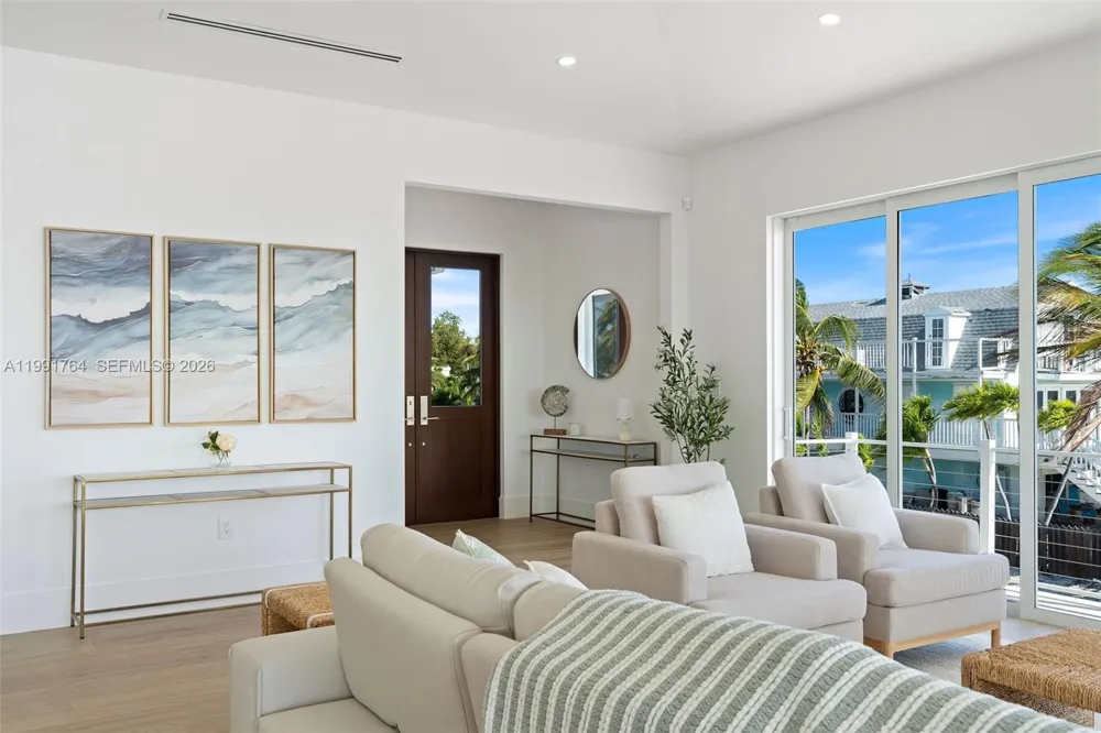 1002 Snapper Ln Key Largo, FL 33037