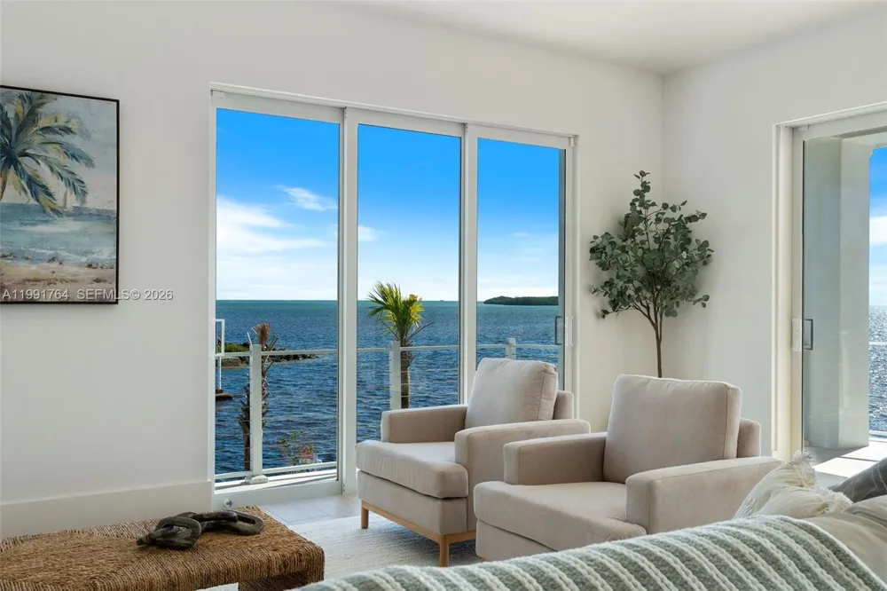 1002 Snapper Ln Key Largo, FL 33037