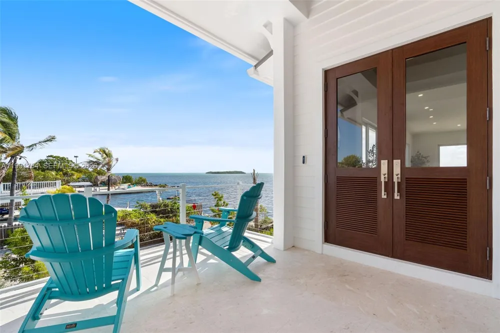 1002 Snapper Ln Key Largo, FL 33037
