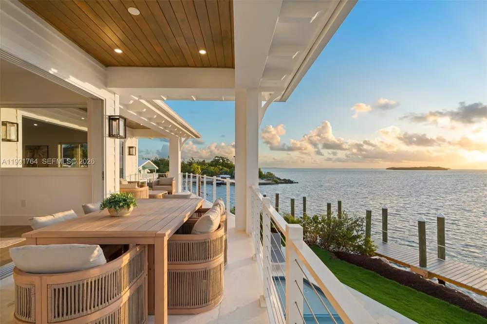 1002 Snapper Ln Key Largo, FL 33037