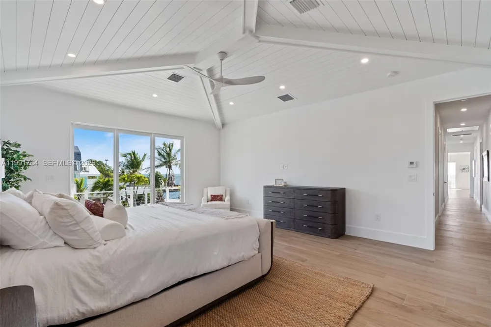 1002 Snapper Ln Key Largo, FL 33037
