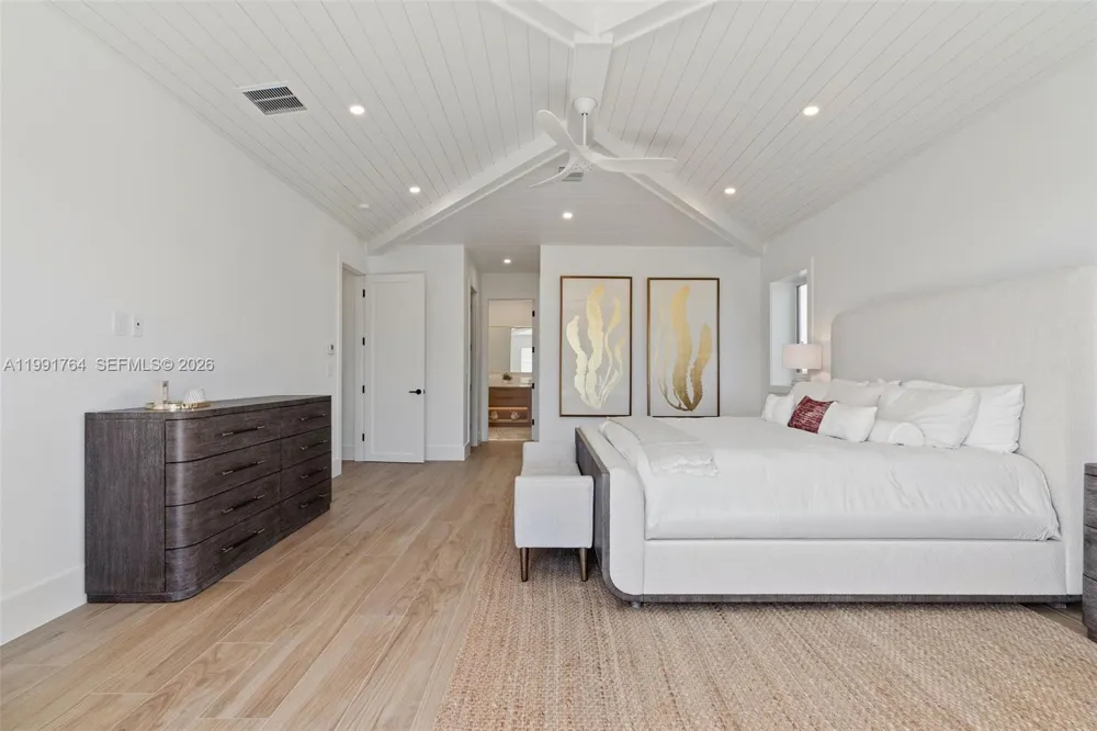 1002 Snapper Ln Key Largo, FL 33037