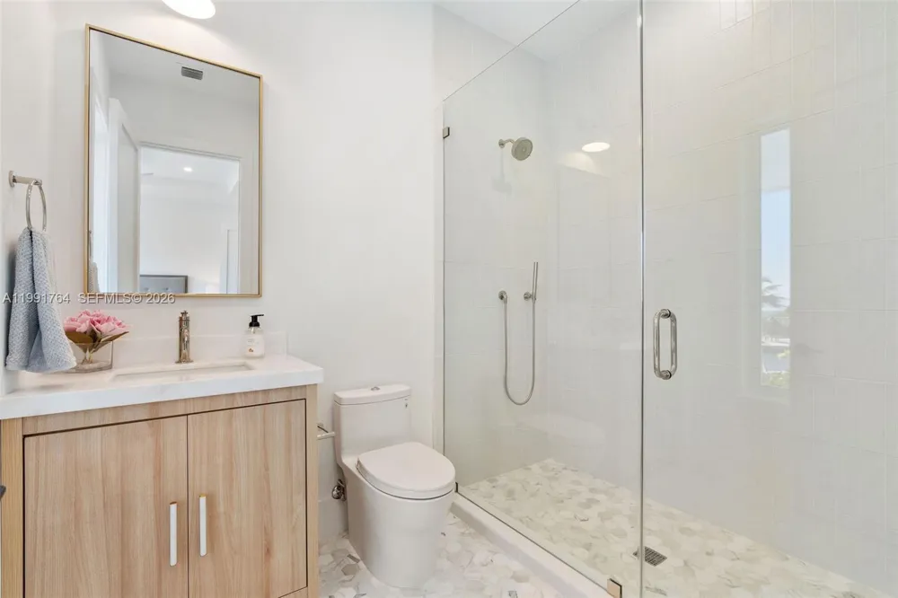 1002 Snapper Ln Key Largo, FL 33037