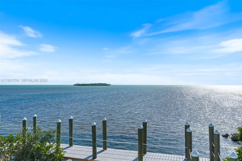 1002 Snapper Ln Key Largo, FL 33037