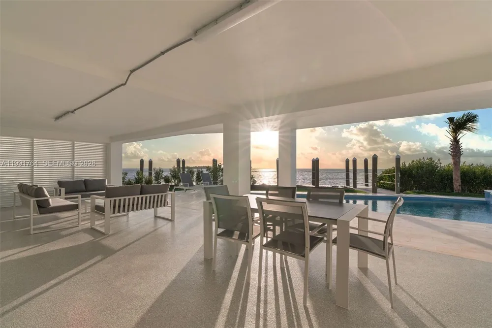 1002 Snapper Ln Key Largo, FL 33037