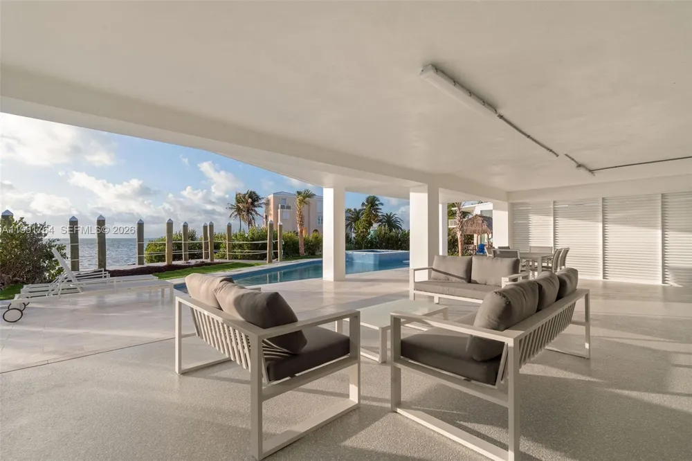 1002 Snapper Ln Key Largo, FL 33037