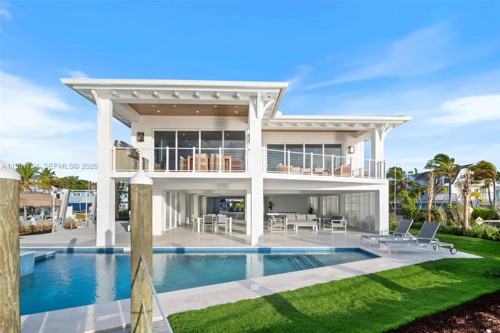 1002 Snapper Ln Key Largo, FL 33037
