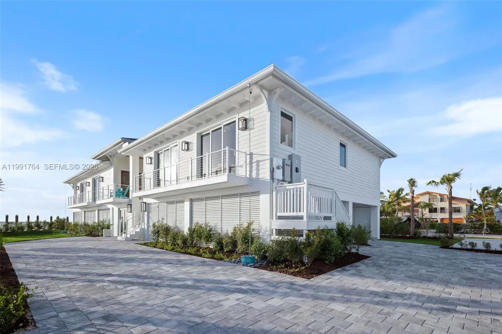 1002 Snapper Ln Key Largo, FL 33037