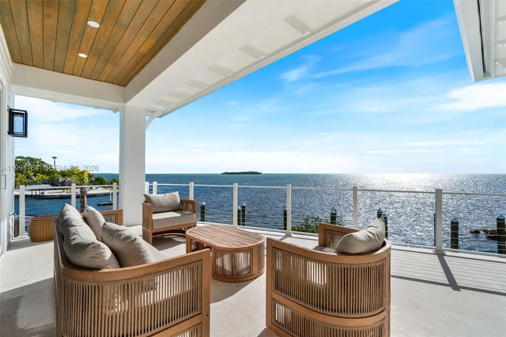 1002 Snapper Ln Key Largo, FL 33037
