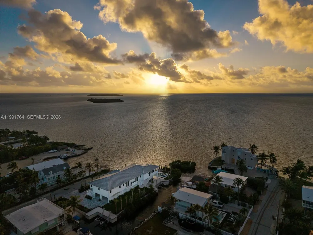 1002 Snapper Ln Key Largo, FL 33037
