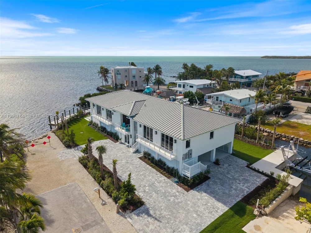 1002 Snapper Ln Key Largo, FL 33037
