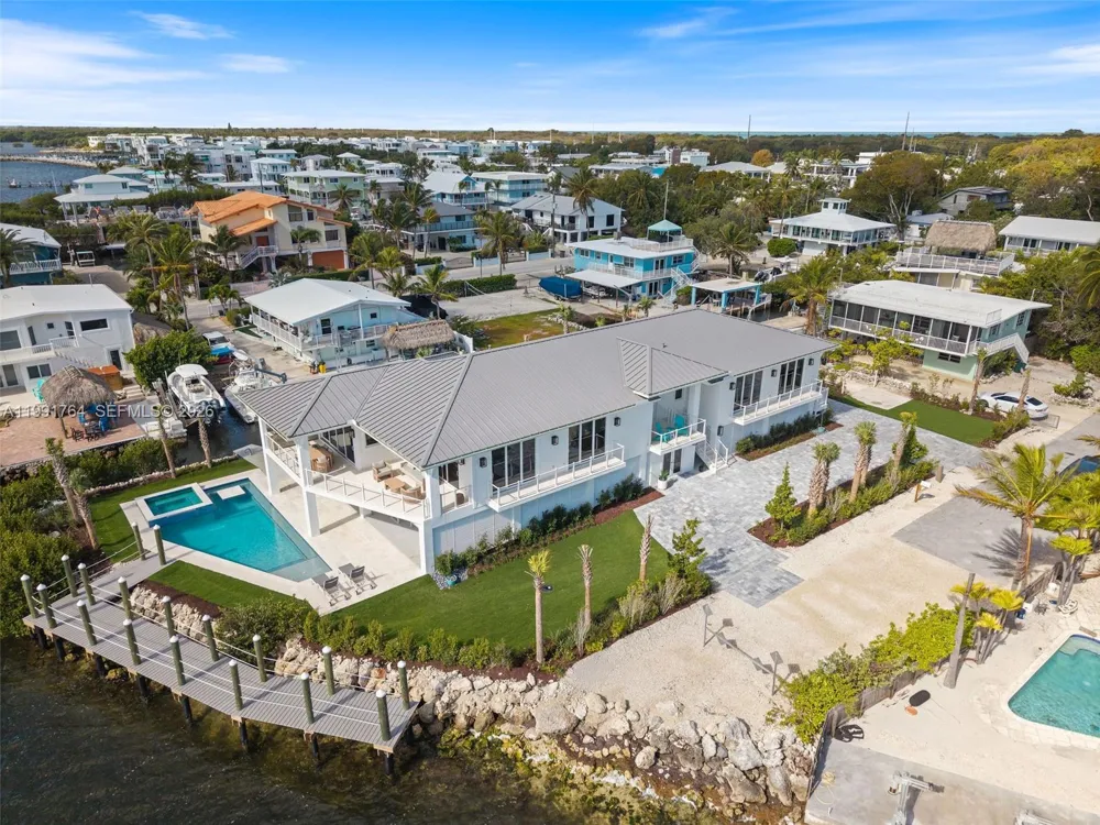 1002 Snapper Ln Key Largo, FL 33037