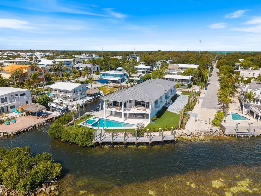 1002 Snapper Ln Key Largo, FL 33037