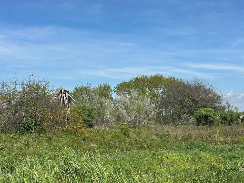 819 Highway 87 Gilchrist, TX 77617