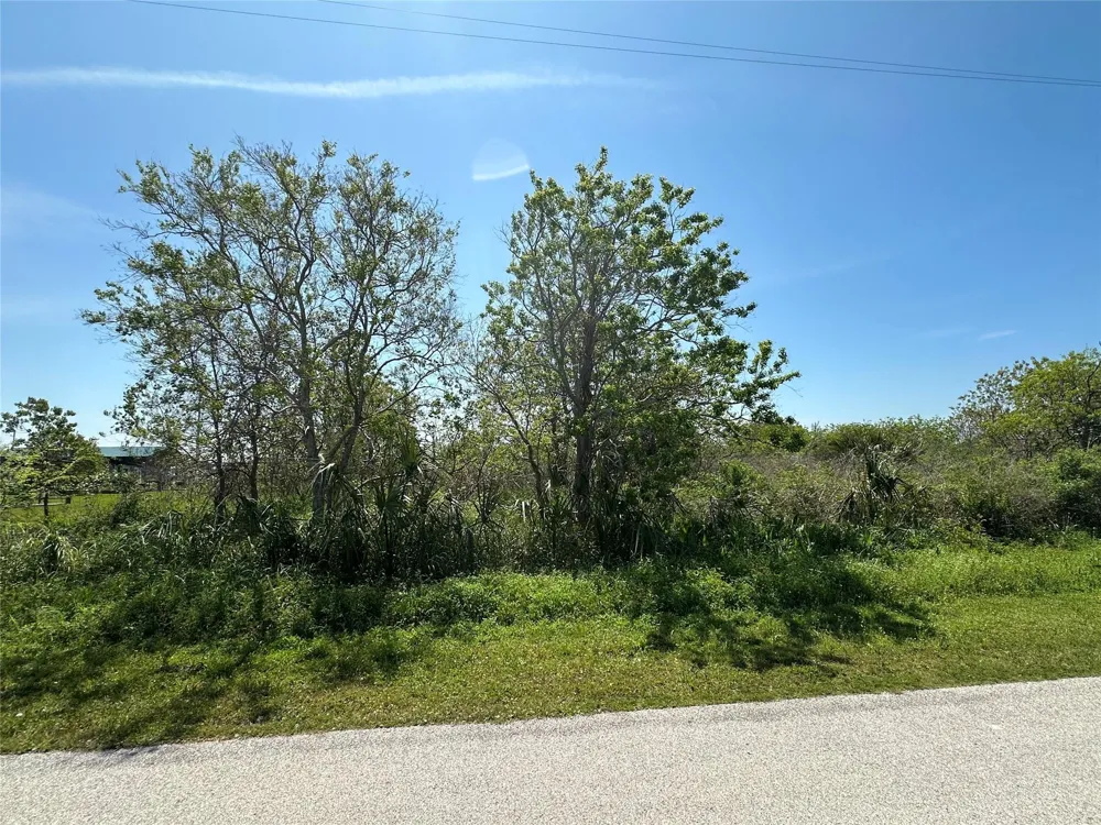 819 Highway 87 Gilchrist, TX 77617