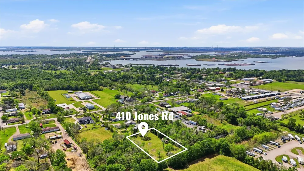 410 Jones Road Highlands, TX 77562