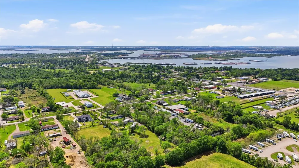 410 Jones Road Highlands, TX 77562