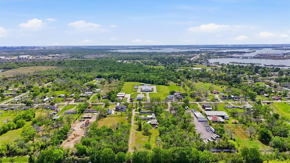 410 Jones Road Highlands, TX 77562