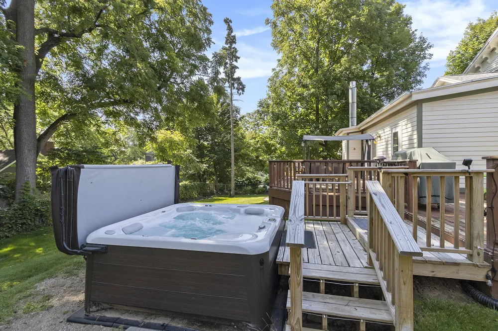 320 Division Street Marshall, MI 49068