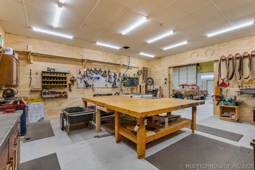 24936 S 611 ROAD Grove, OK 74344