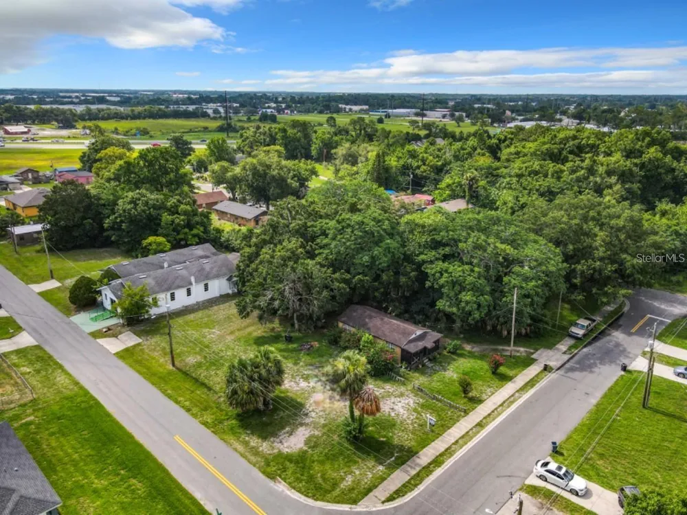 939 MOTON AVENUE Sanford, FL 32771