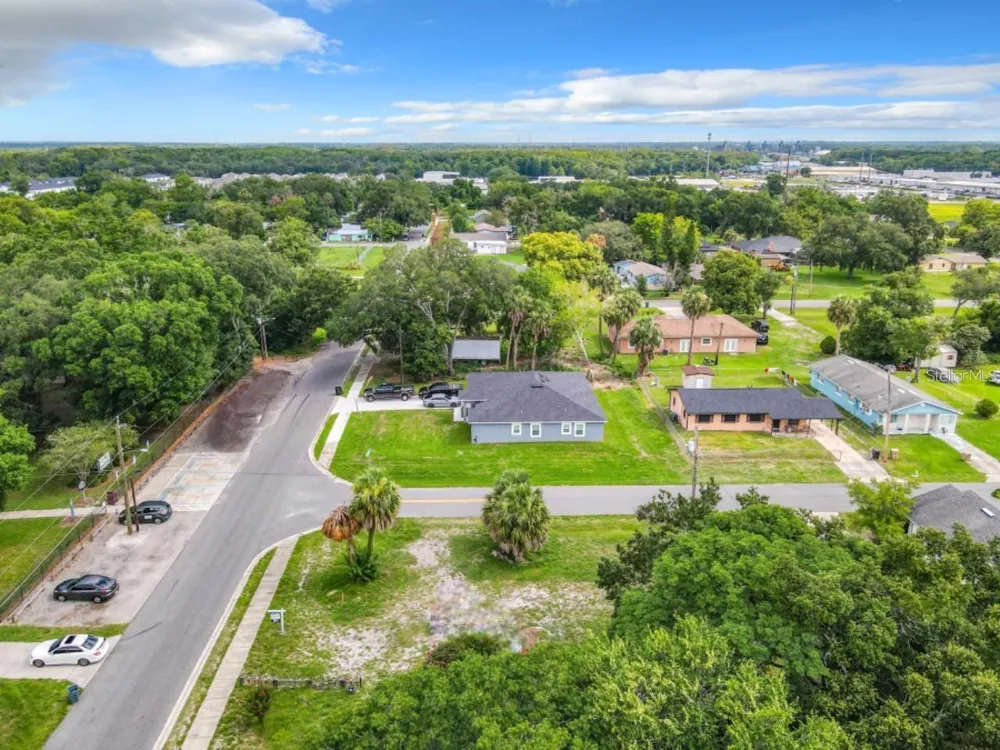 939 MOTON AVENUE Sanford, FL 32771