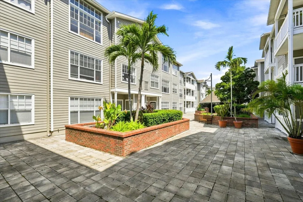 800 S DAKOTA AVENUE #435 Tampa, FL 33606