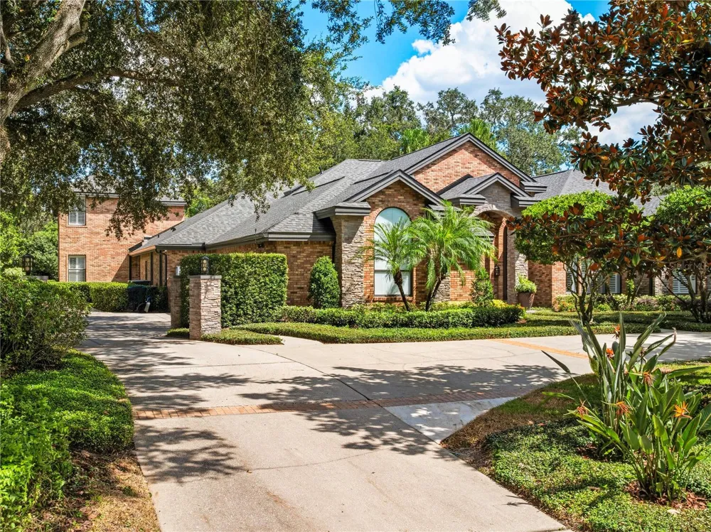 16211 VILLARREAL DE AVILA Tampa, FL 33613