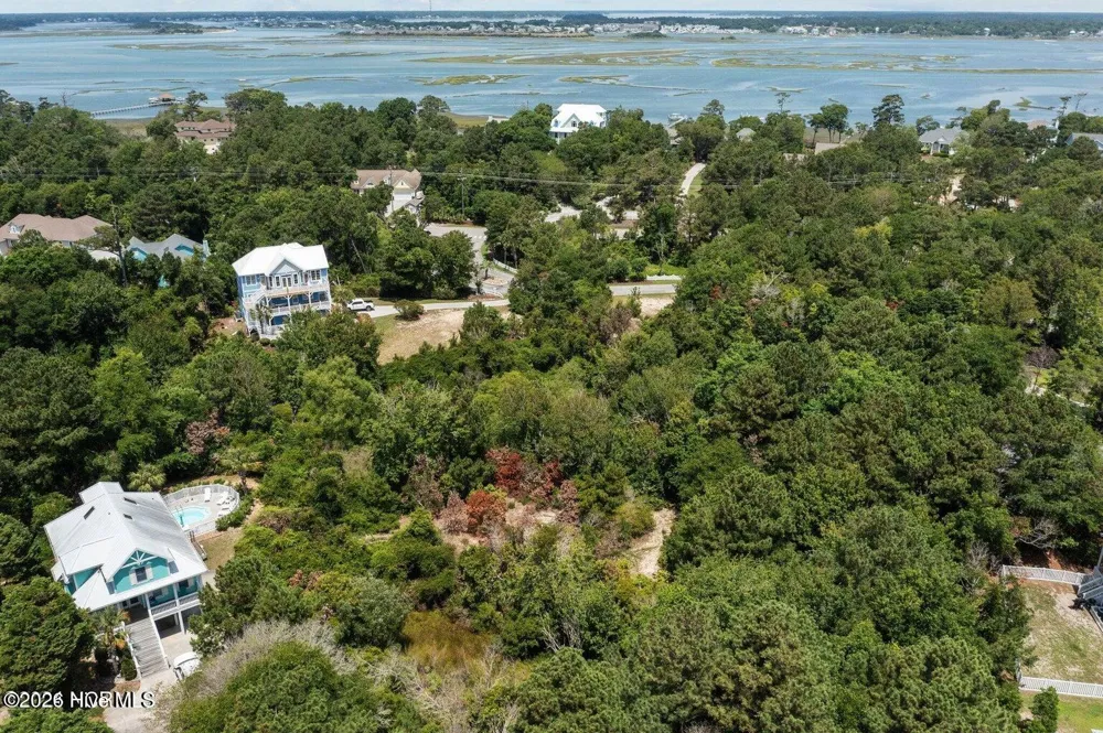 302 Governor Safford Lane Emerald Isle, NC 28594