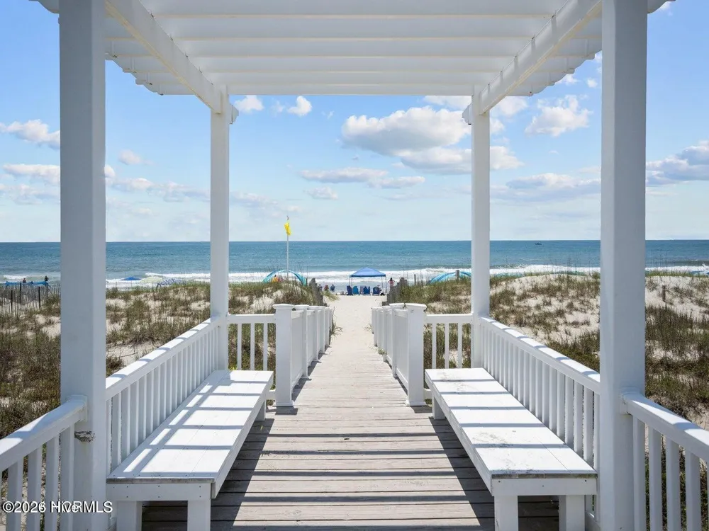 302 Governor Safford Lane Emerald Isle, NC 28594