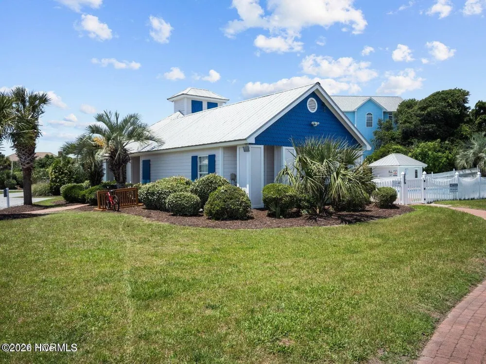 302 Governor Safford Lane Emerald Isle, NC 28594