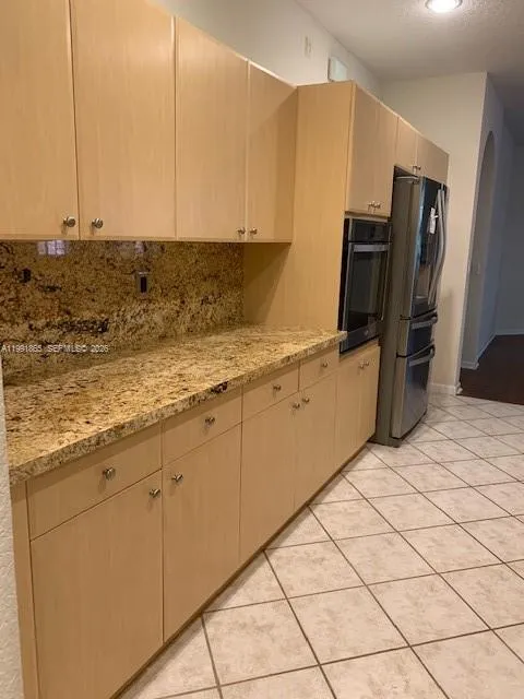 2800 Kinsington Cir Weston, FL 33332