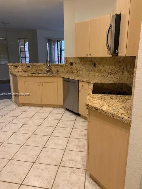 2800 Kinsington Cir Weston, FL 33332