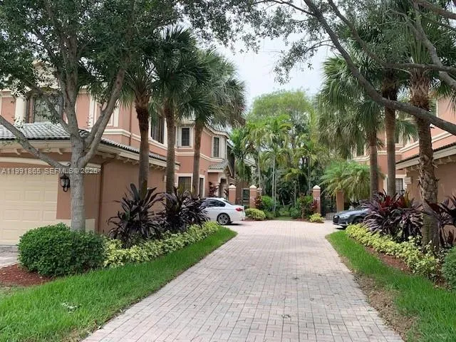 2800 Kinsington Cir Weston, FL 33332