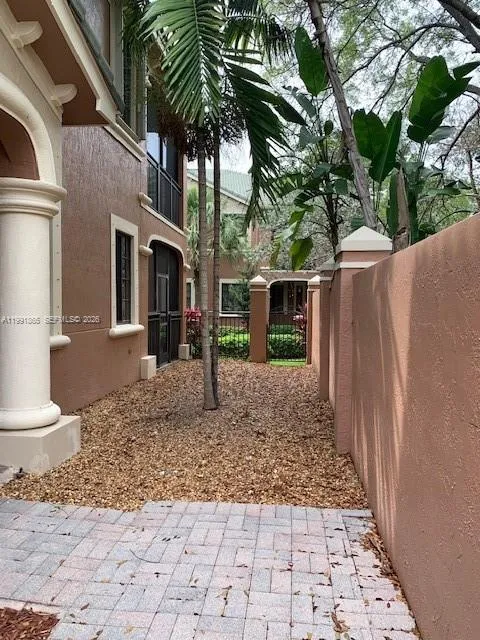 2800 Kinsington Cir Weston, FL 33332