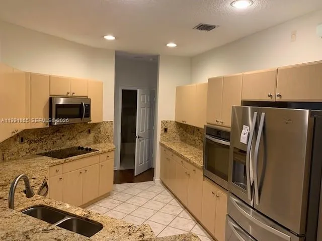 2800 Kinsington Cir Weston, FL 33332