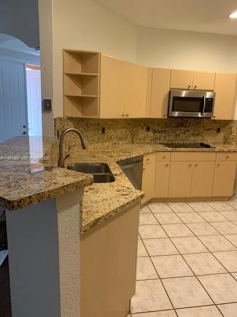 2800 Kinsington Cir Weston, FL 33332