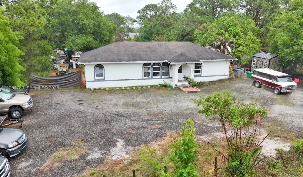 825 N Willow ST Clewiston, FL 33440