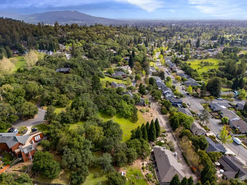 2501 Incline Drive Santa Rosa, CA 95404
