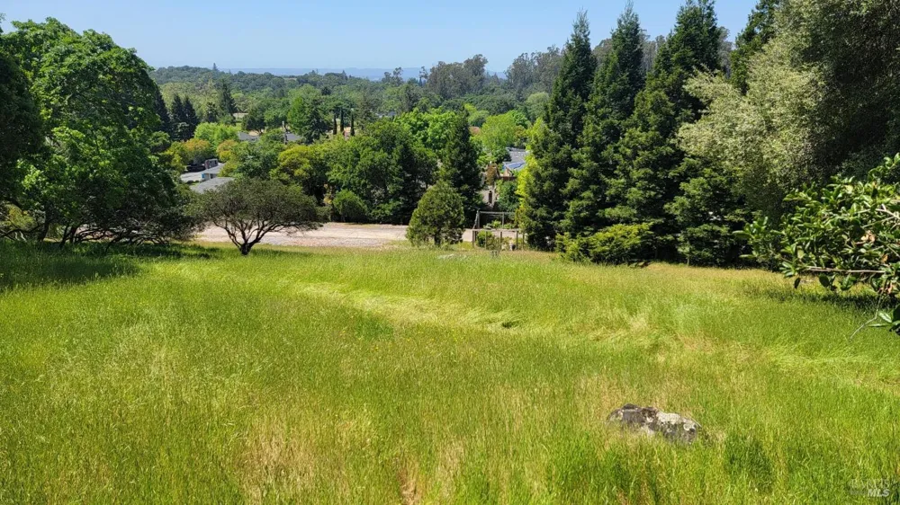 2501 Incline Drive Santa Rosa, CA 95404