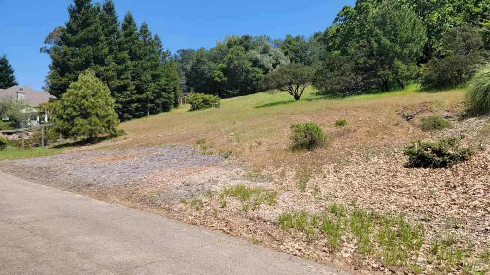 2501 Incline Drive Santa Rosa, CA 95404