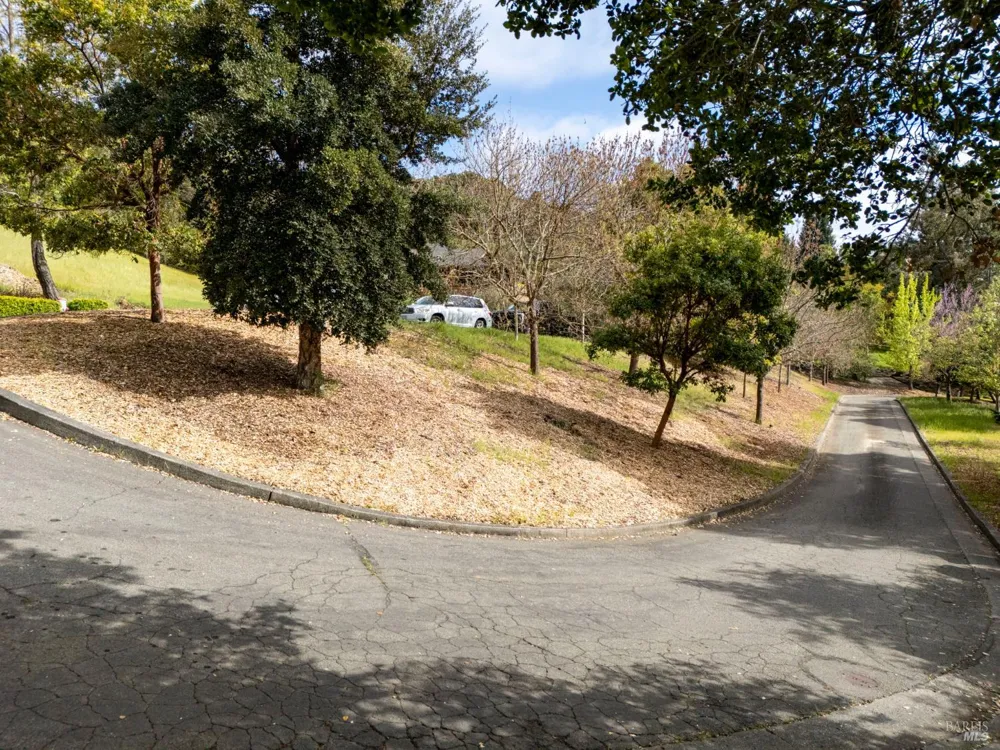 2501 Incline Drive Santa Rosa, CA 95404