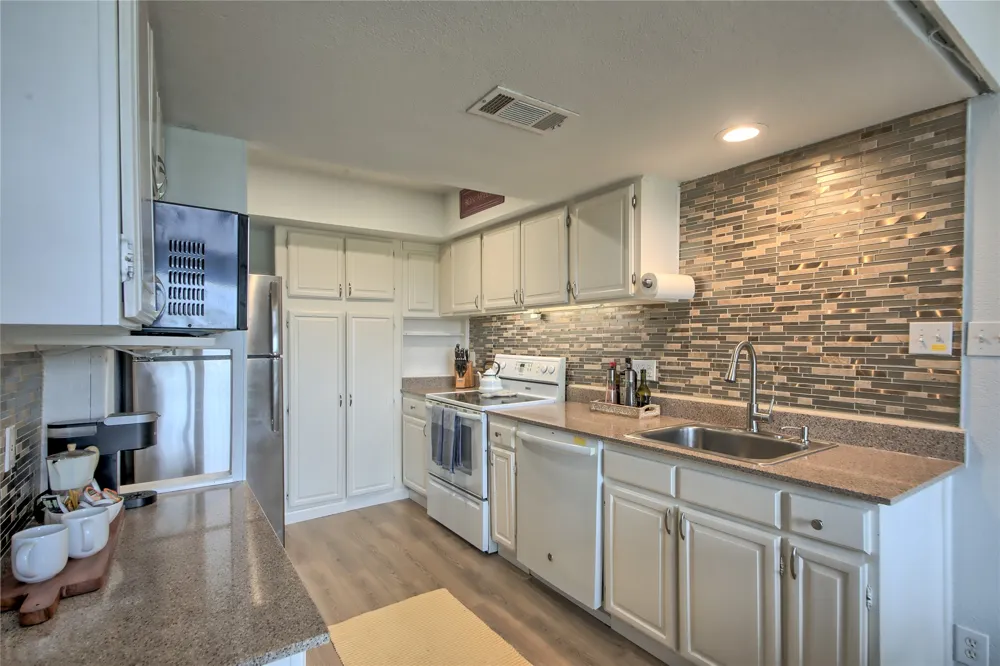 549 Demarett Drive Point Venture, TX 78645
