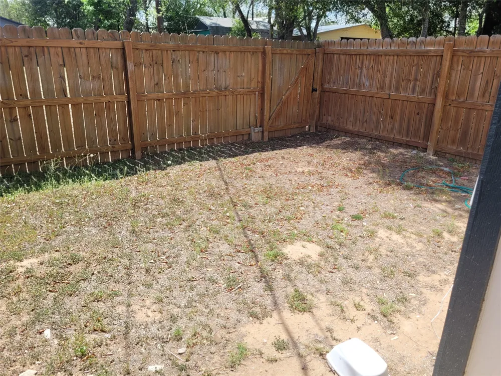205 2nd Avenue #2 Smithville, TX 78957